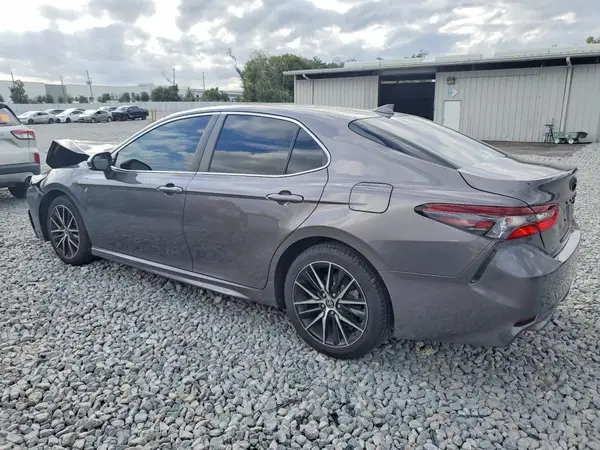 4T1G11AK3MU548960 2021 TOYOTA CAMRY - Image 2