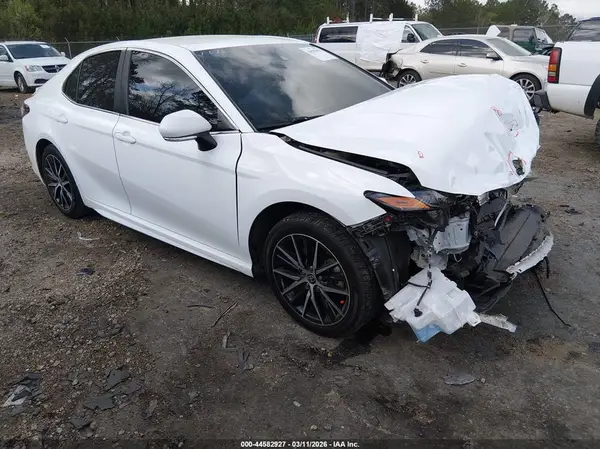 4T1G11AK3MU549350 2021 TOYOTA CAMRY - Image 1