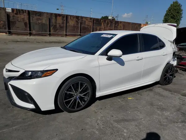 4T1G11AK3MU553334 2021 TOYOTA CAMRY - Image 1