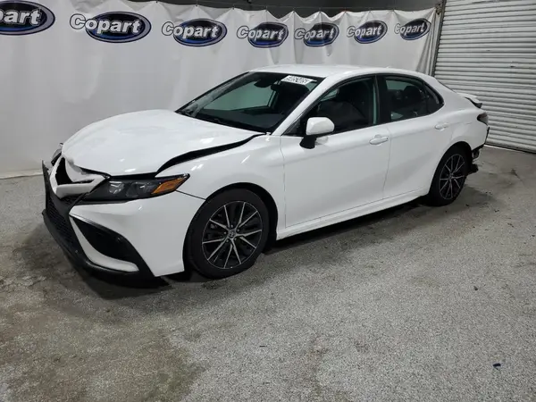 4T1G11AK3MU554189 2021 TOYOTA CAMRY - Image 1