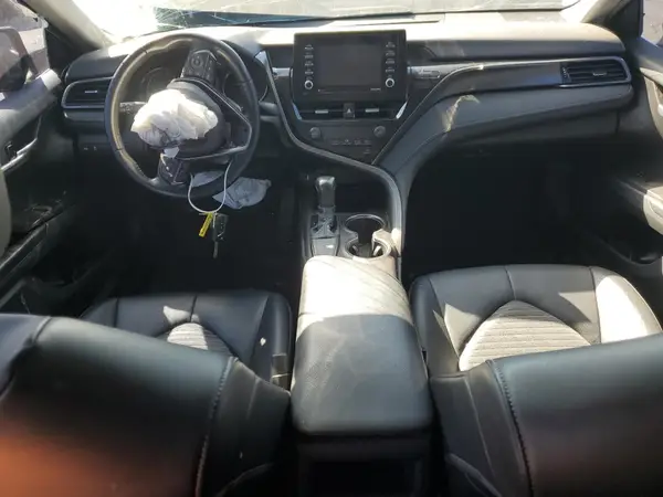 4T1G11AK3MU555097 2021 TOYOTA CAMRY - Image 8
