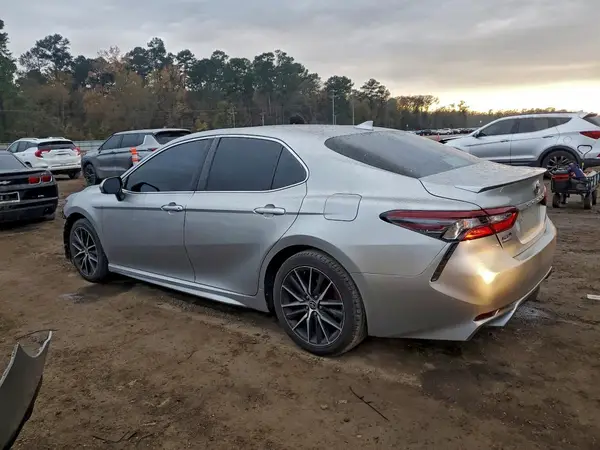 4T1G11AK3MU555178 2021 TOYOTA CAMRY - Image 2