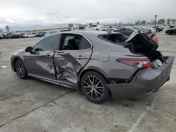 4T1G11AK3MU556170 2021 TOYOTA CAMRY - Image 2
