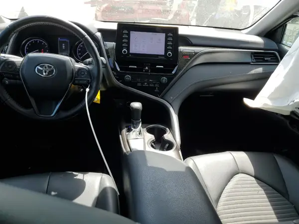 4T1G11AK3MU558372 2021 TOYOTA CAMRY - Image 8