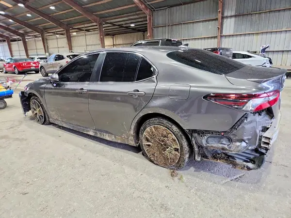 4T1G11AK3MU558758 2021 TOYOTA CAMRY - Image 2