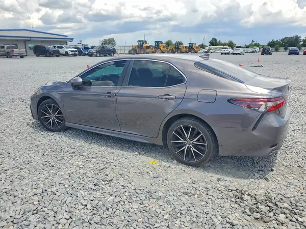 4T1G11AK3MU560185 2021 TOYOTA CAMRY - Image 2