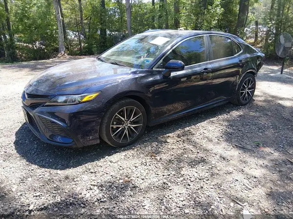4T1G11AK3MU560610 2021 TOYOTA CAMRY - Image 2