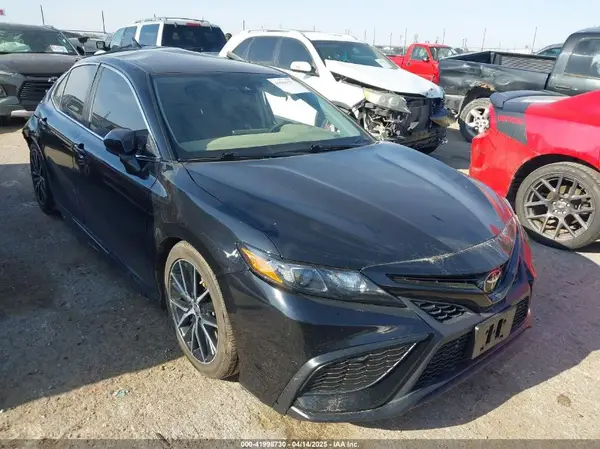 4T1G11AK3MU571770 2021 TOYOTA CAMRY - Image 1
