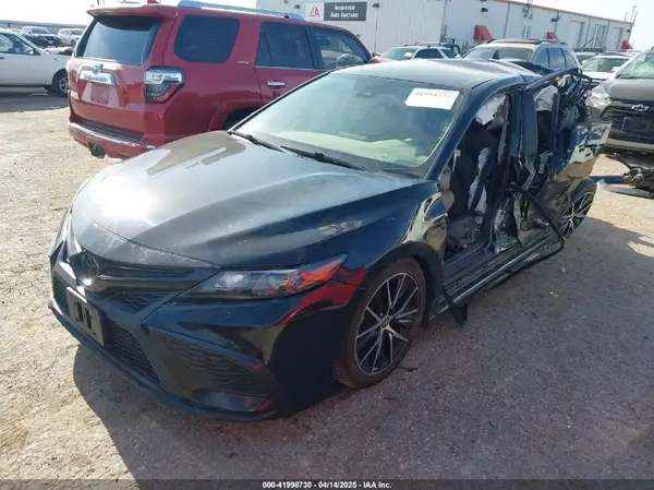 4T1G11AK3MU571770 2021 TOYOTA CAMRY - Image 2