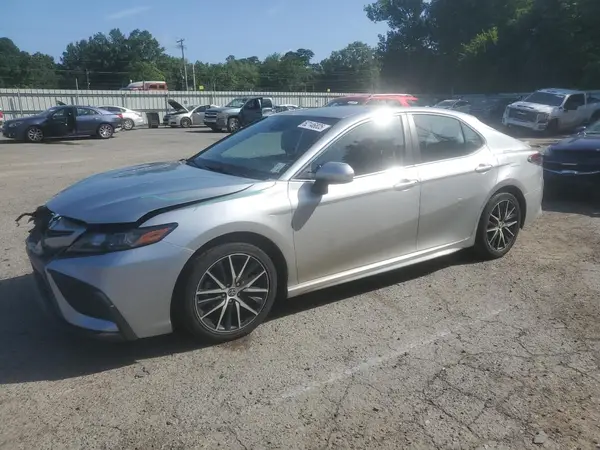 4T1G11AK3MU572501 2021 TOYOTA CAMRY - Image 1