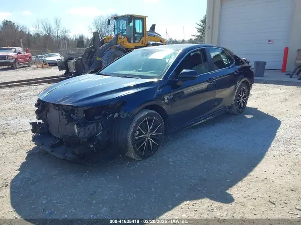 4T1G11AK3MU574250 2021 TOYOTA CAMRY - Image 2
