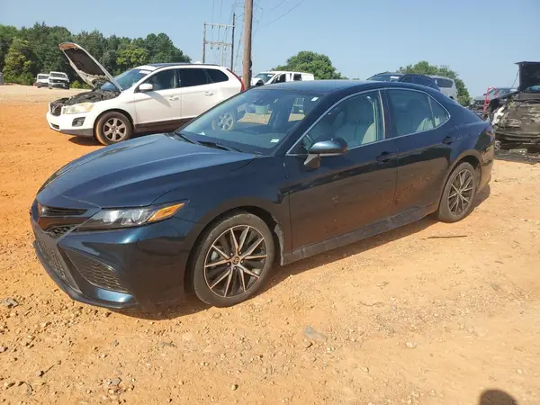 4T1G11AK3MU574846 2021 TOYOTA CAMRY - Image 1