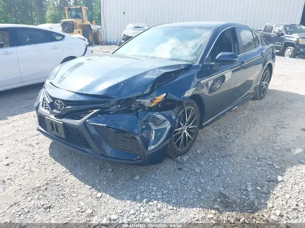 4T1G11AK3MU576595 2021 TOYOTA CAMRY - Image 2