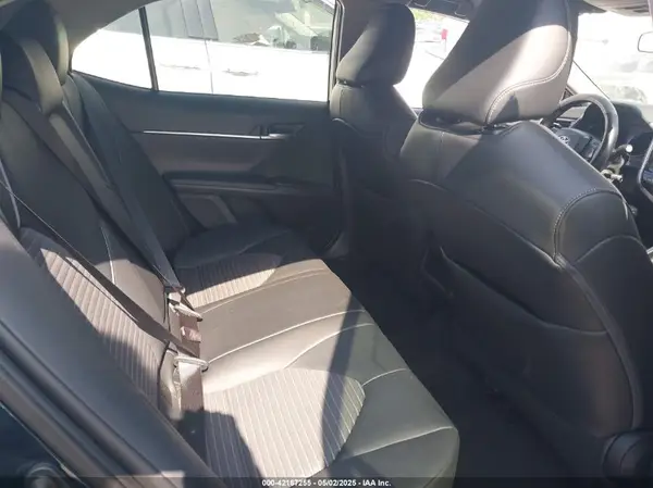 4T1G11AK3MU576595 2021 TOYOTA CAMRY - Image 8