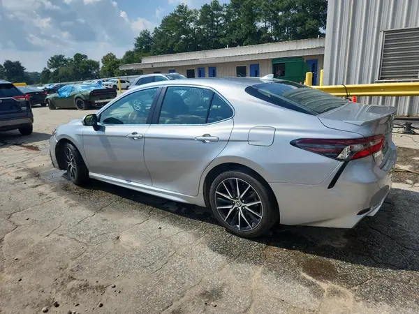 4T1G11AK3MU578315 2021 TOYOTA CAMRY - Image 2