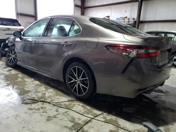 4T1G11AK3MU580503 2021 TOYOTA CAMRY - Image 2