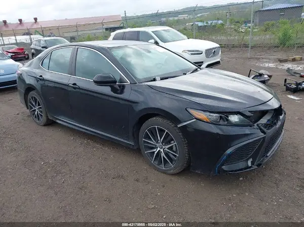 4T1G11AK3MU580825 2021 TOYOTA CAMRY - Image 1