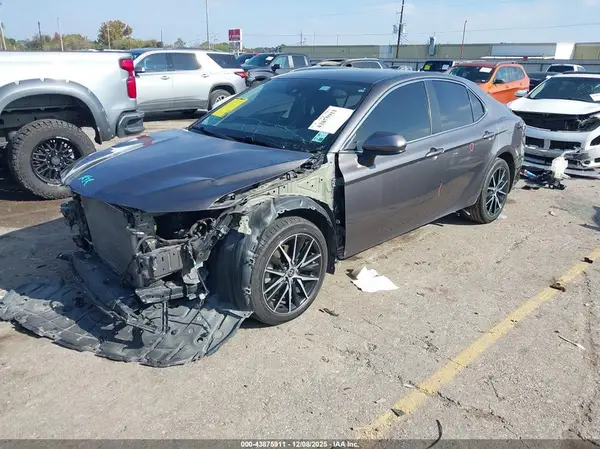 4T1G11AK3MU585653 2021 TOYOTA CAMRY - Image 2