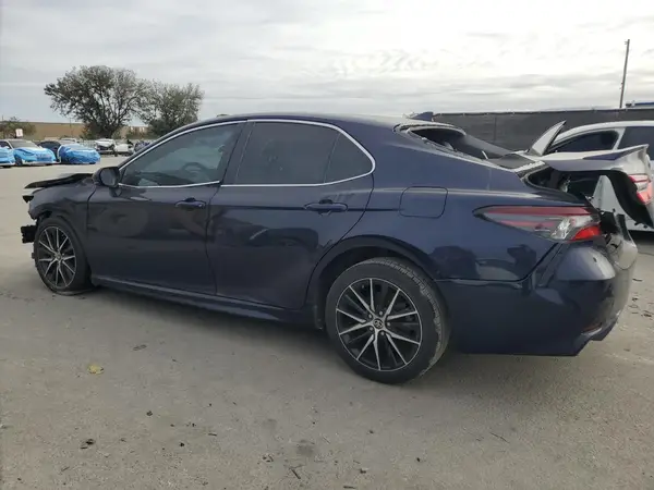 4T1G11AK3MU588102 2021 TOYOTA CAMRY - Image 2