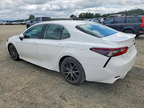 4T1G11AK3MU588441 2021 TOYOTA CAMRY - Image 2