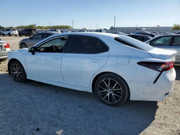 4T1G11AK3MU589413 2021 TOYOTA CAMRY - Image 2