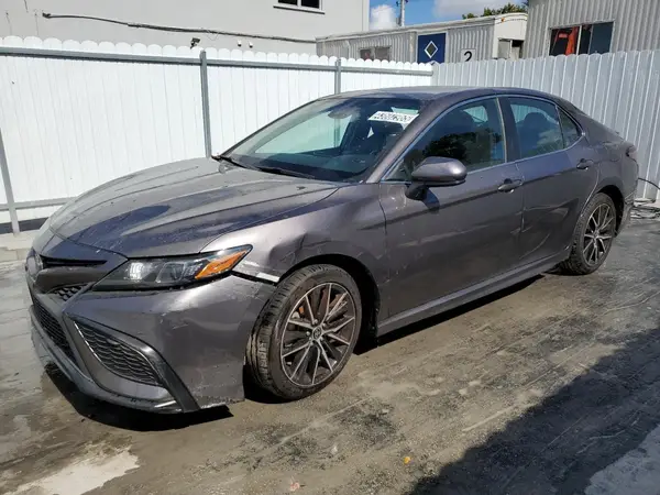 4T1G11AK3MU590142 2021 TOYOTA CAMRY - Image 1