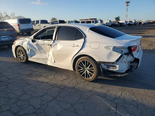 4T1G11AK3MU591534 2021 TOYOTA CAMRY - Image 2