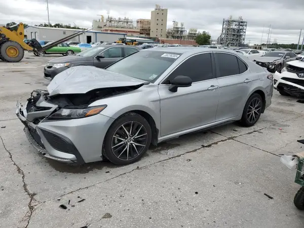 4T1G11AK3MU591940 2021 TOYOTA CAMRY - Image 1