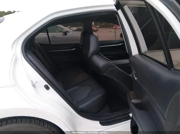 4T1G11AK3MU594191 2021 TOYOTA CAMRY - Image 8