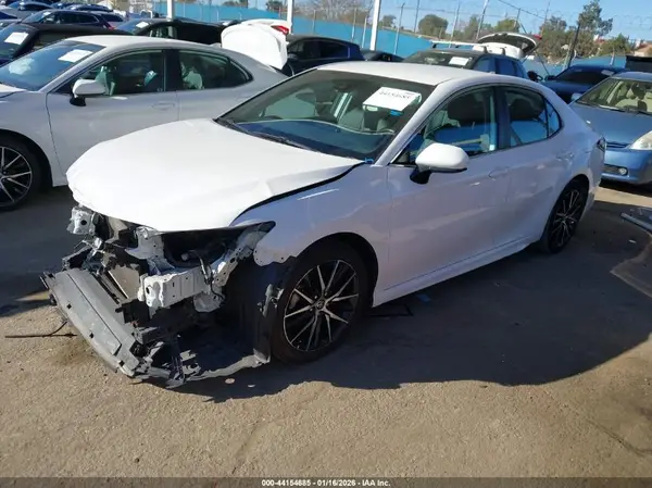 4T1G11AK3MU601771 2021 TOYOTA CAMRY - Image 2