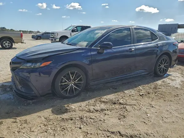 4T1G11AK3MU605366 2021 TOYOTA CAMRY - Image 1