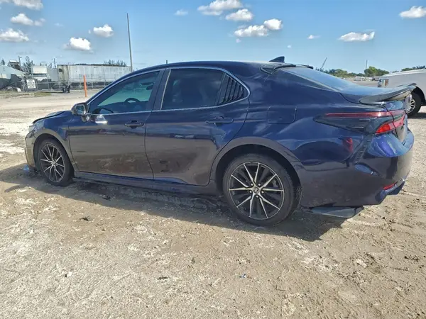 4T1G11AK3MU605366 2021 TOYOTA CAMRY - Image 2