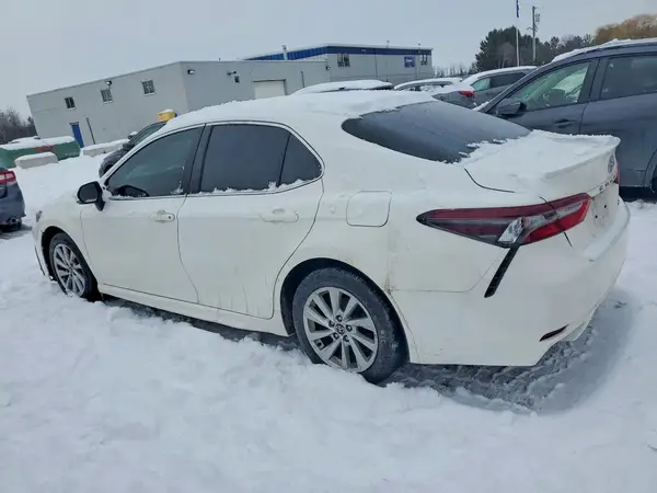 4T1G11AK3MU606923 2021 TOYOTA CAMRY - Image 2