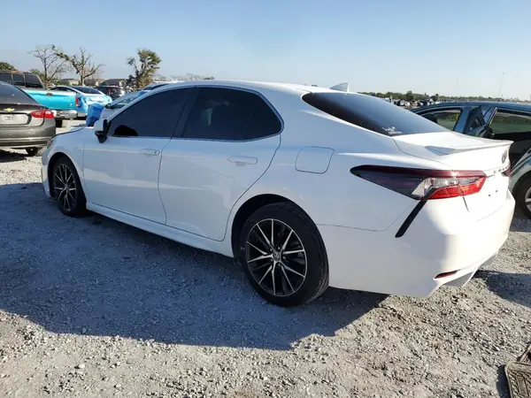 4T1G11AK3MU608865 2021 TOYOTA CAMRY - Image 2