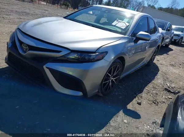 4T1G11AK3MU609515 2021 TOYOTA CAMRY - Image 2