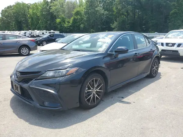 4T1G11AK3MU610910 2021 TOYOTA CAMRY - Image 1
