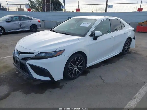 4T1G11AK3MU614116 2021 TOYOTA CAMRY - Image 2