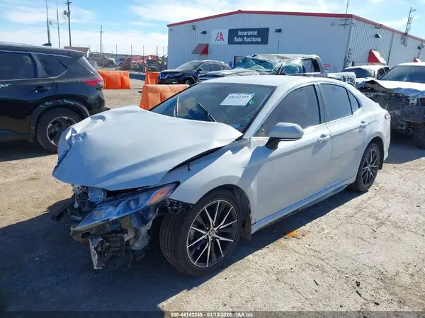 4T1G11AK3NU011135 2022 TOYOTA CAMRY - Image 2