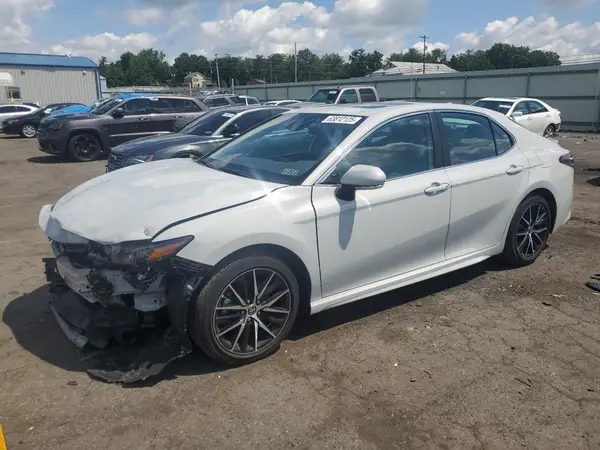 4T1G11AK3NU011751 2022 TOYOTA CAMRY - Image 1