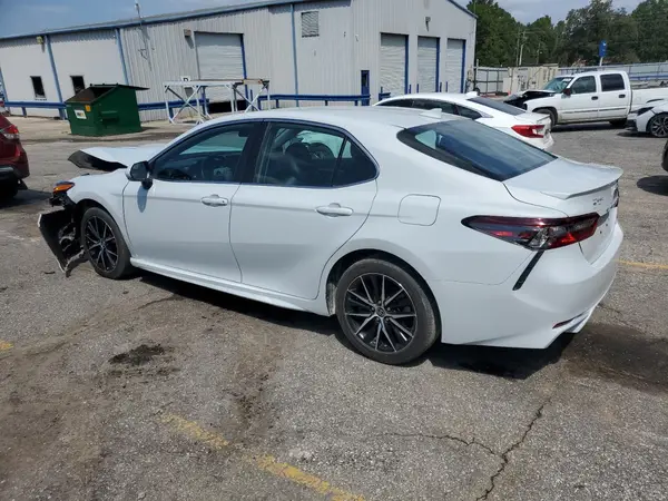 4T1G11AK3NU012589 2022 TOYOTA CAMRY - Image 2