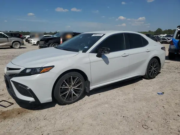 4T1G11AK3NU020109 2022 TOYOTA CAMRY - Image 1