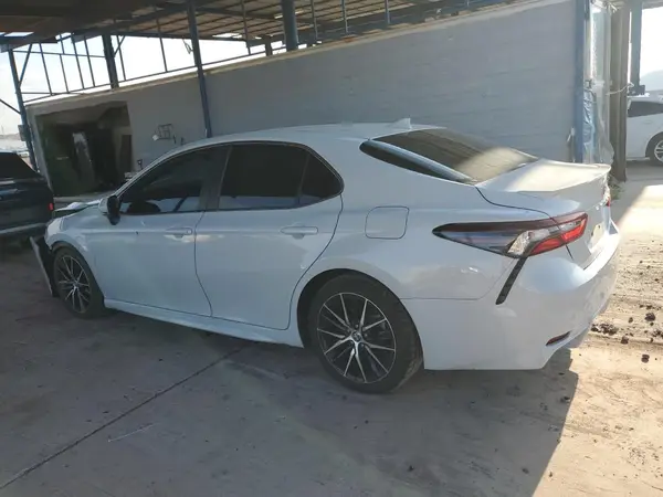 4T1G11AK3NU021812 2022 TOYOTA CAMRY - Image 2