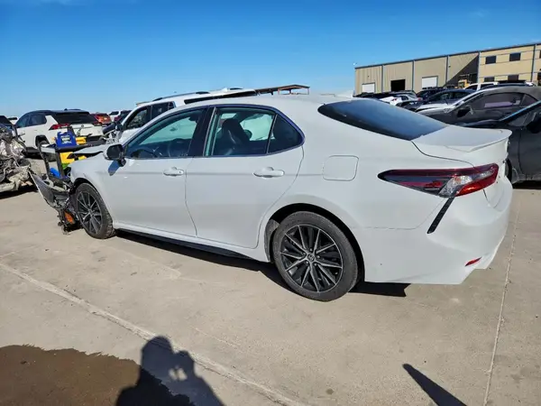 4T1G11AK3NU023088 2022 TOYOTA CAMRY - Image 2