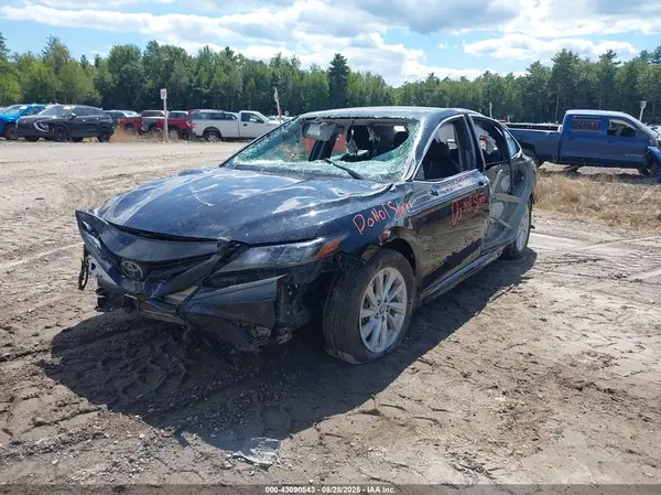 4T1G11AK3NU031000 2022 TOYOTA CAMRY - Image 2