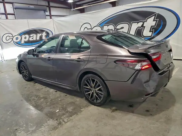 4T1G11AK3NU039310 2022 TOYOTA CAMRY - Image 2