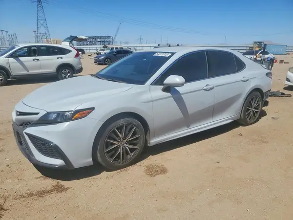 4T1G11AK3NU039422 2022 TOYOTA CAMRY - Image 1