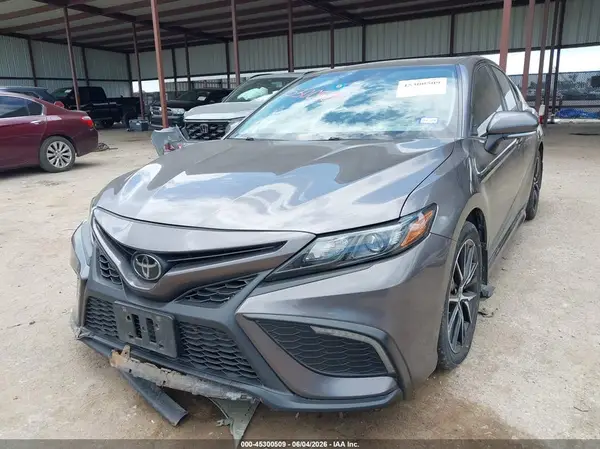 4T1G11AK3NU047116 2022 TOYOTA CAMRY - Image 2