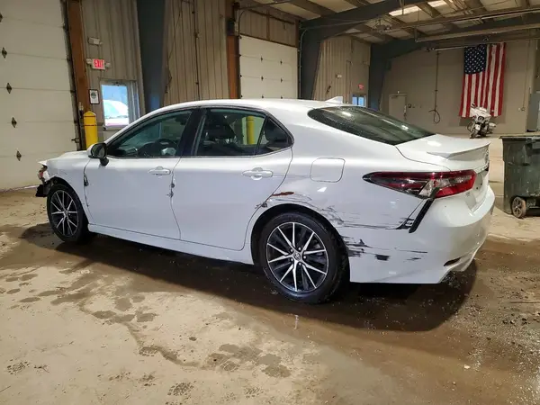 4T1G11AK3NU048704 2022 TOYOTA CAMRY - Image 2