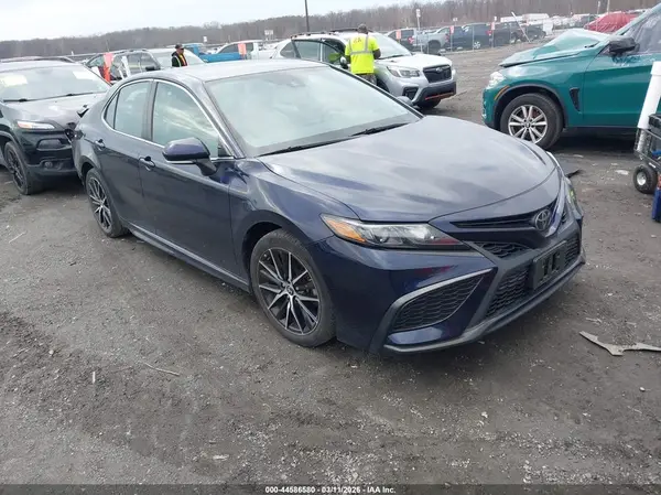 4T1G11AK3NU049349 2022 TOYOTA CAMRY - Image 1