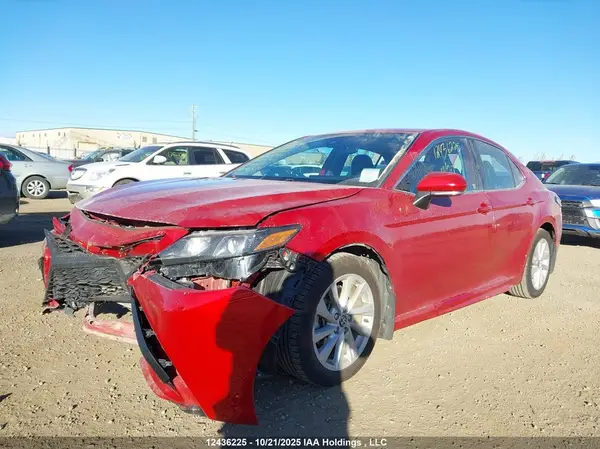 4T1G11AK3NU056303 2022 TOYOTA CAMRY - Image 2